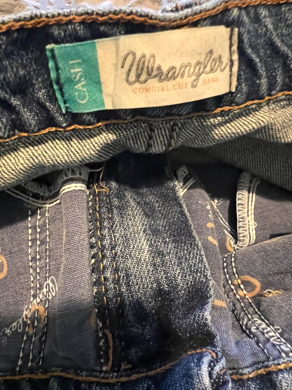 Women’s or Junior’s Wrangler Blue Denim Jeans with Gold Stitching 5/6 X 32